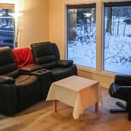Hébergement de vacances Awesome In W/ Wifi And 2 Bedrooms